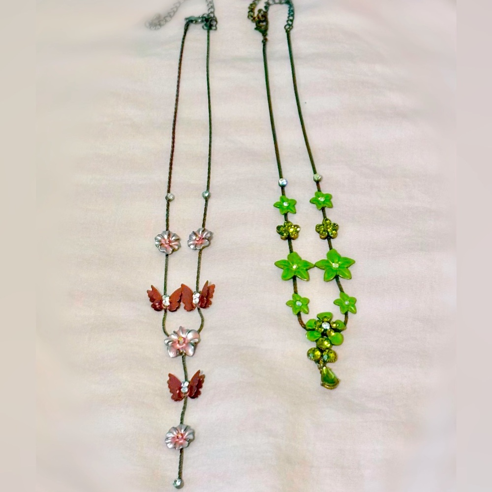 3/$10 ➰ Butterfly & Floral Pendant Y-Necklace Set • UNSIGNED